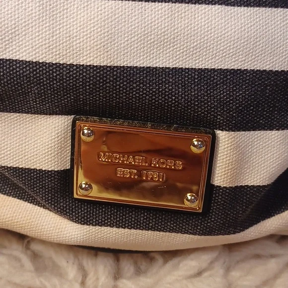Michael Korsbucketpurse